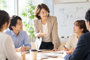 管理職の人材育成について話し合う研修